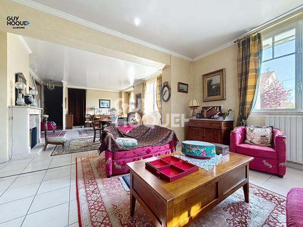 Quartier Cerisaie-Jean Macé: A 10 min gare et à 5min des écoles - Maison 112m² - 3 chambres- avec sous-sol total- Terrain 500m²