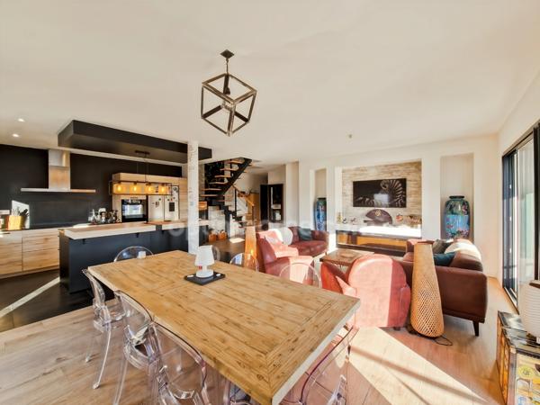 T4 en duplex – surface habitable 115 m² – Idron – Grand balcon & 2 places de parking(64)