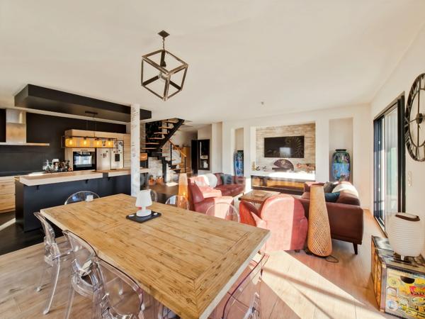 T4 en duplex – surface habitable 115 m² – Idron – Grand balcon & 2 places de parking(64)