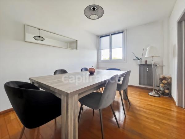 AUXONNE, Appartement T4 de 77 m² en bord de Saône