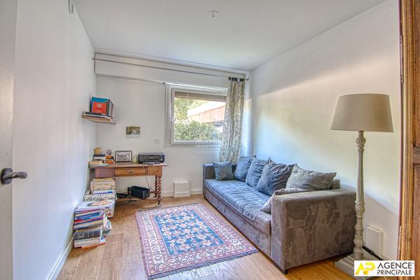 Versailles Clagny Appartement 4 pièce(s) 96 m² carrez en rez-de-jardin avec terrasse et jardin privatif plein sud, cave et parking €649 000 ** - Référence 26215