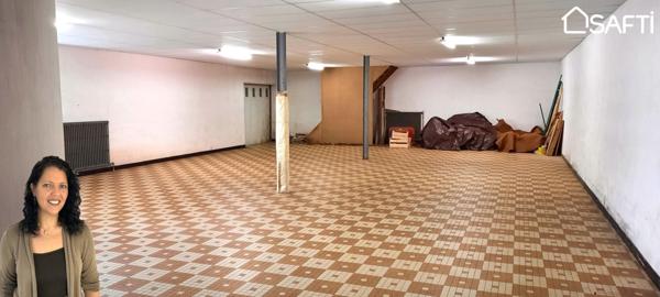 Maison avec ensemble de bâtiments