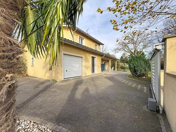 Maison Faramans 5 pièce(s) 125 m2, 4 chambres, au calme, garage et terrain clos