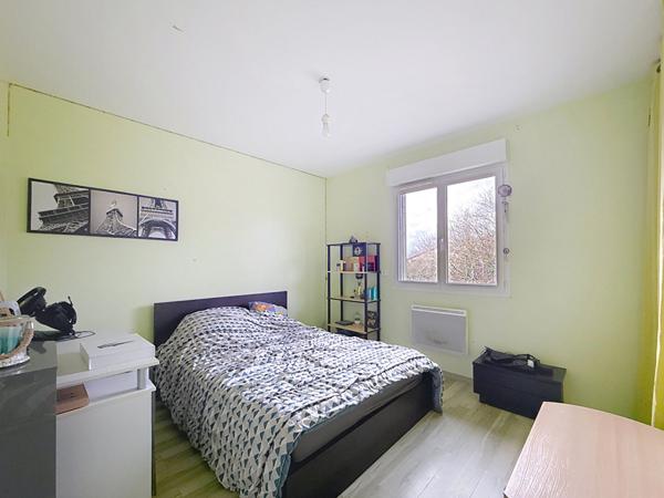 Maison Faramans 5 pièce(s) 125 m2, 4 chambres, au calme, garage et terrain clos