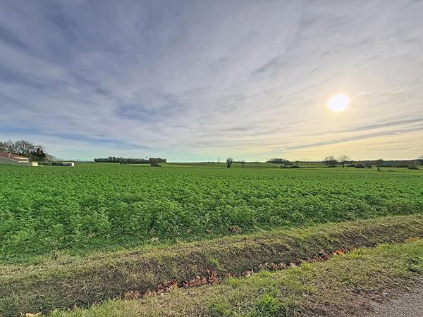 Maison Faramans 5 pièce(s) 125 m2, 4 chambres, au calme, garage et terrain clos