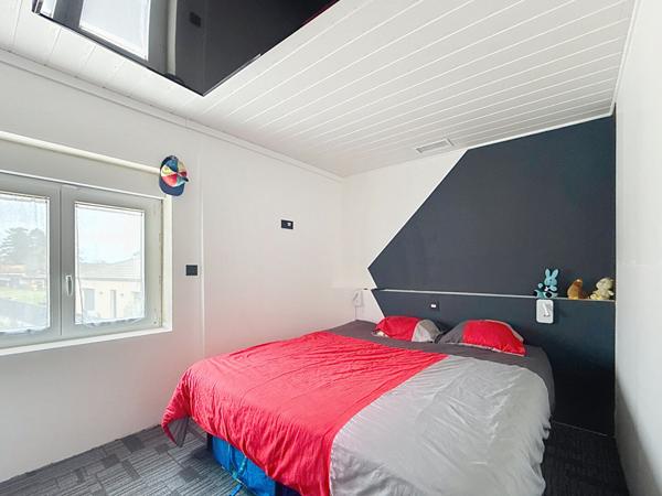 Maison rénovée 73 m2; 2 chambres et un bureau avec terrasse et son espace vert