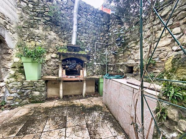 Maison Livron Sur Drome 4 pièces, 2 chambres, jardin, murs en pierres, pièces voutées