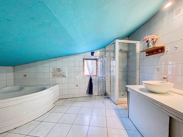 Maison Livron Sur Drome 4 pièces, 2 chambres, jardin, murs en pierres, pièces voutées