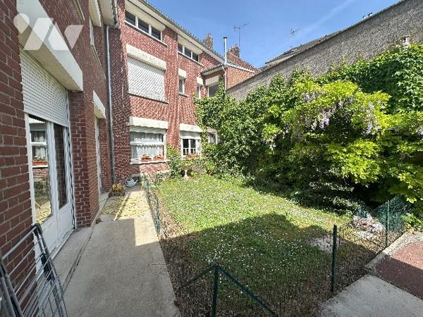 MAISON - CENTRE-VILLE - GARAGE - 6 CHAMBRES