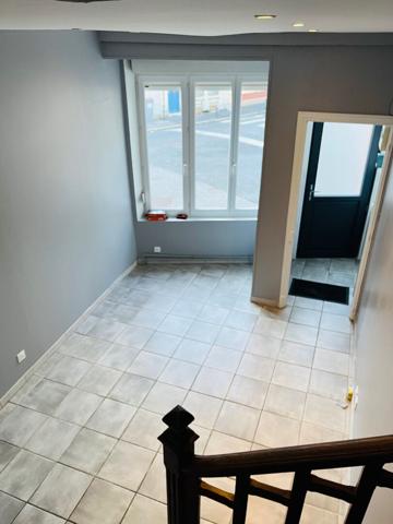 A LOUER MAISON 3 CHAMBRES PROCHE CENTRE VILLE  ST QUENTIN 02100