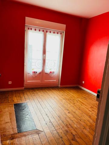 A LOUER MAISON 3 CHAMBRES PROCHE CENTRE VILLE  ST QUENTIN 02100