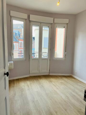 A LOUER MAISON 3 CHAMBRES PROCHE CENTRE VILLE  ST QUENTIN 02100