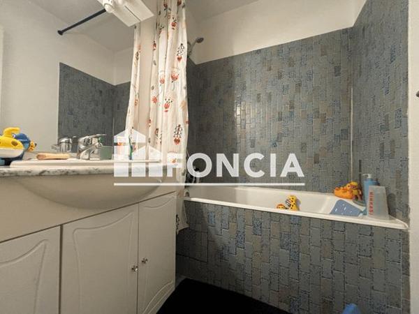 Location Appartement 3 pièces 97.4 m² - 1 QUAI JOSEPH GILLET Lyon 69004