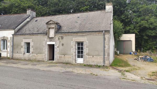 Maison individuelle à vendre à Baud dans le Morbihan (56150), ref : 065/1839   
Campagne