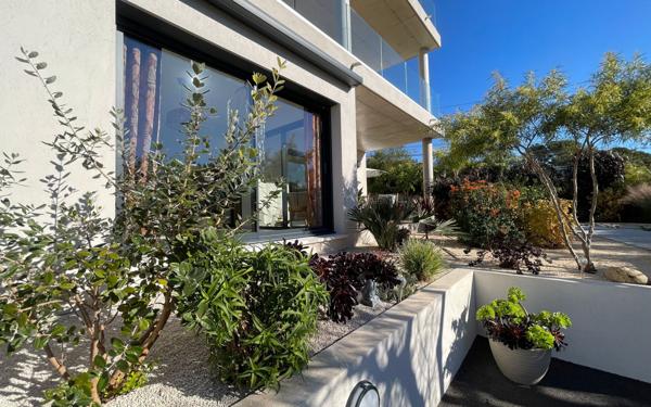 Appartement à vendre    4 pièces • 130 m2 Bandol