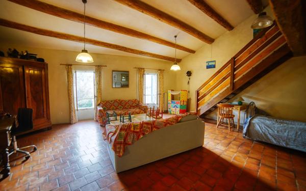 Maison à vendre    7 pièces • 240,32 m2 La Bastidonne