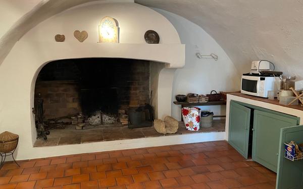 Maison à vendre    7 pièces • 240,32 m2 La Bastidonne