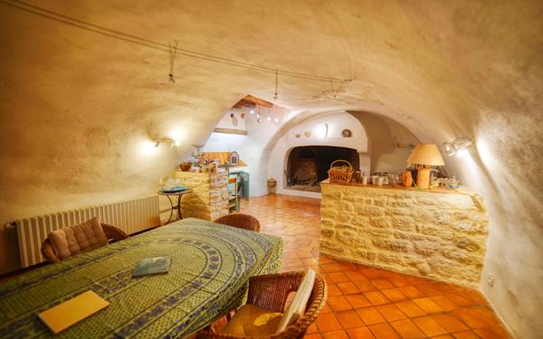 Maison à vendre    7 pièces • 240,32 m2 La Bastidonne