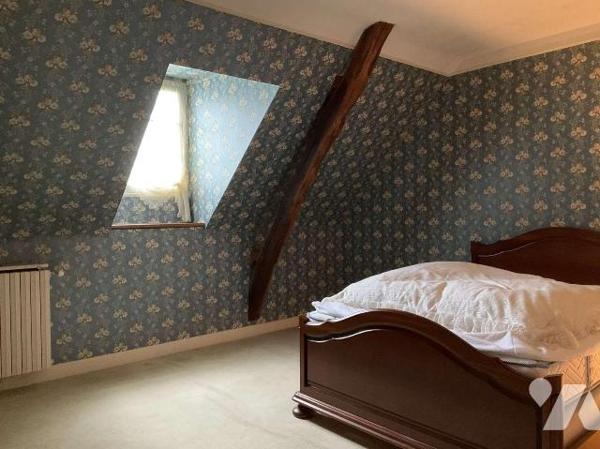 A VENDRE : Maison en pierre avec deux grandes dépendances sur 5.504m² de terrain, situées en ca...