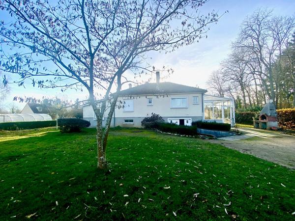 Maison Sandillon 5pièce(s) 1300 m2 De terrain environ.