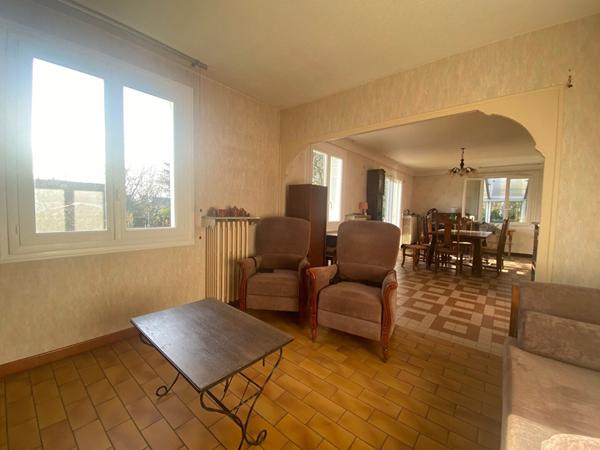 Maison Sandillon 5pièce(s) 1300 m2 De terrain environ.