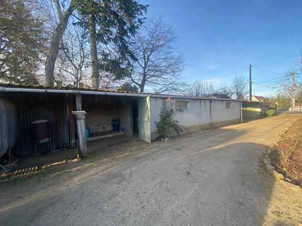 Maison Sandillon 5pièce(s) 1300 m2 De terrain environ.