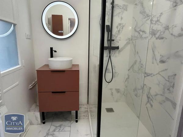 Local professionnel à louer 54.56m²