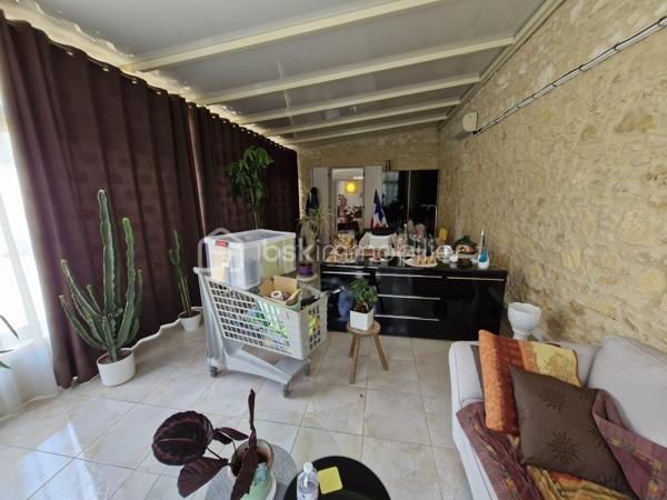 Immeuble mixte de 2 616 m²