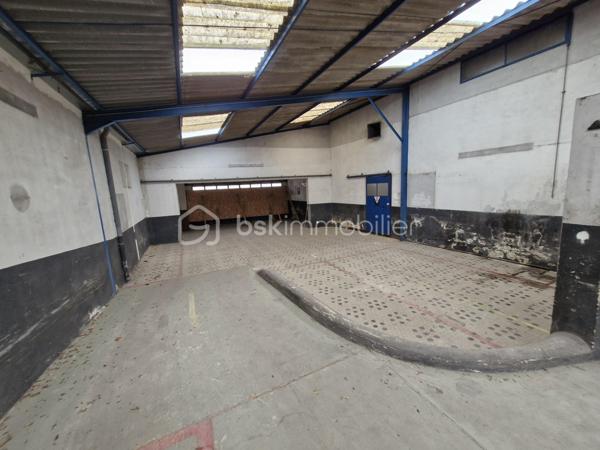 Immeuble mixte de 2 616 m²