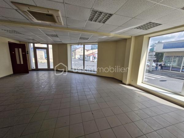 Immeuble mixte de 2 616 m²