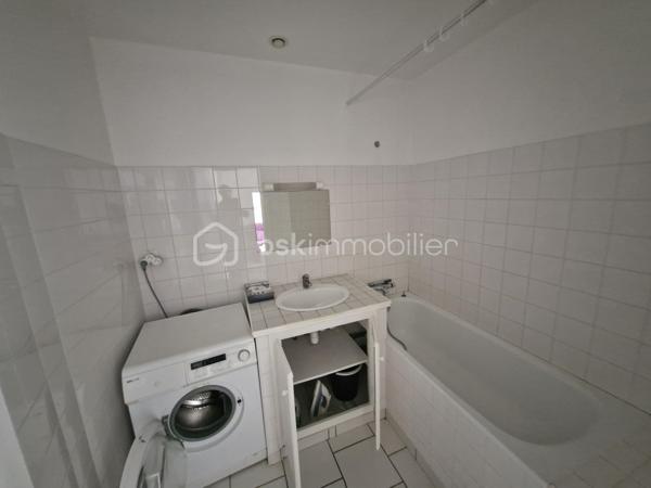 Immeuble mixte de 2 616 m²