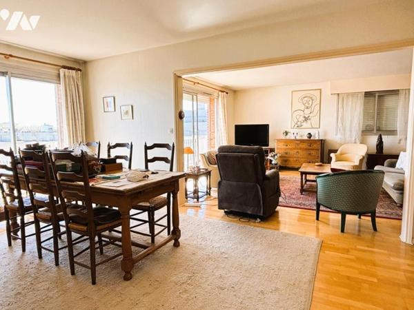 LILLE ST MAUR appartement Type 4 + garage et cave 