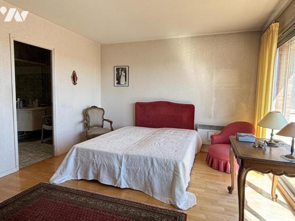 LILLE ST MAUR appartement Type 4 + garage et cave 