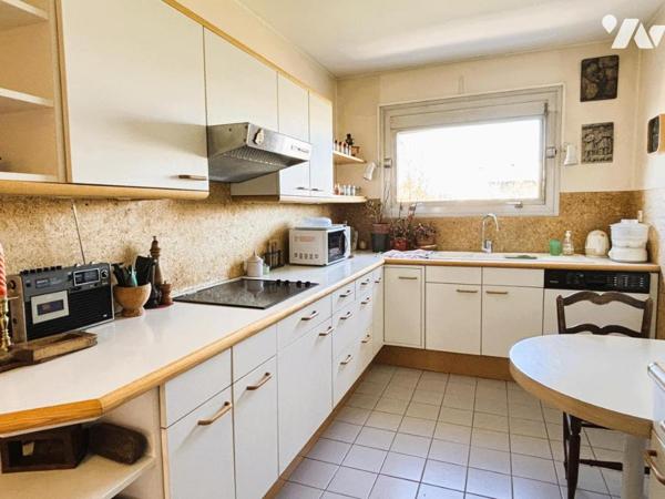 LILLE ST MAUR appartement Type 4 + garage et cave 