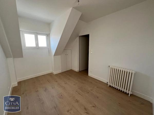 Appartement à louer 3 pièces 106.55m² Pau (64000)