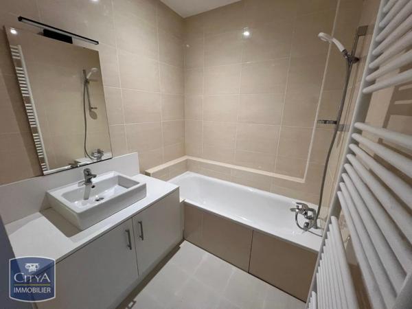 Appartement à louer 3 pièces 106.55m² Pau (64000)