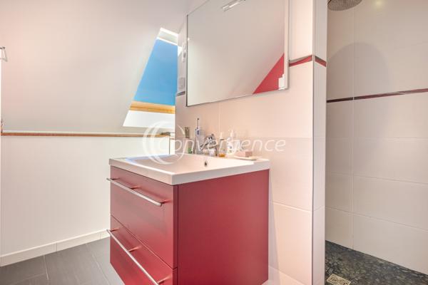 Maison
                                                                                                                                                                                                                                                                                                                        6 pièce(s)                                                                                                                                                                                                          4 chambre(s)                                                                                                                                                                                                          276  m²