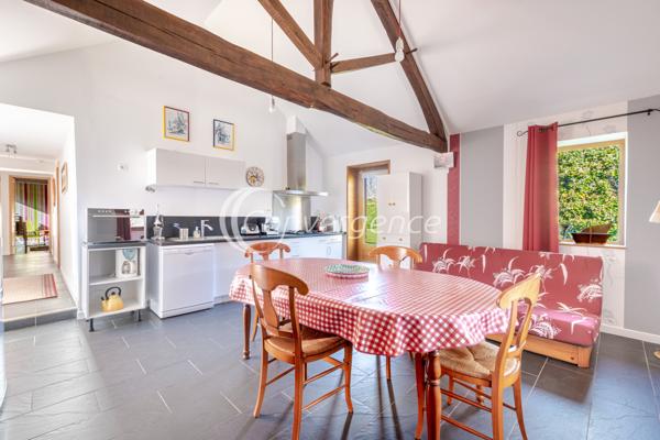 Maison
                                                                                                                                                                                                                                                                                                                        6 pièce(s)                                                                                                                                                                                                          4 chambre(s)                                                                                                                                                                                                          276  m²