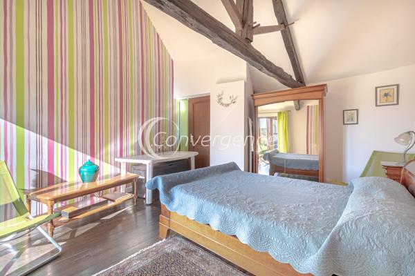 Maison
                                                                                                                                                                                                                                                                                                                        6 pièce(s)                                                                                                                                                                                                          4 chambre(s)                                                                                                                                                                                                          276  m²