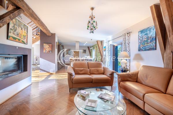 Maison
                                                                                                                                                                                                                                                                                                                        6 pièce(s)                                                                                                                                                                                                          4 chambre(s)                                                                                                                                                                                                          276  m²