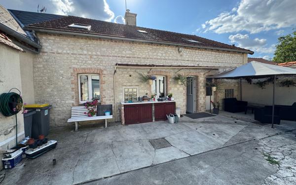 Maison à vendre    5 pièces • 145 m2 Marchais