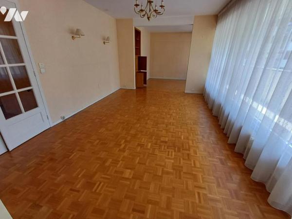 AMIENS, proche Hotoie : Appartement au 1er étage avec ascenseur, 86 m2, cave, garage