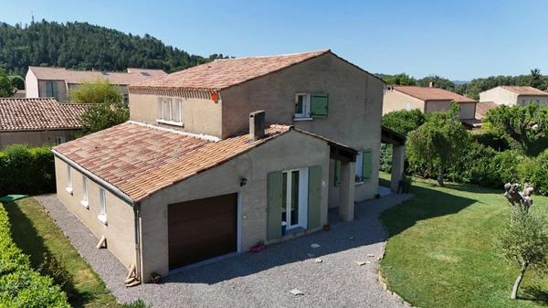 Digne-les-Bains (04)- Secteur résidentiel des Sieyes – La villa familiale où il ne reste plus qu'à poser vos valises