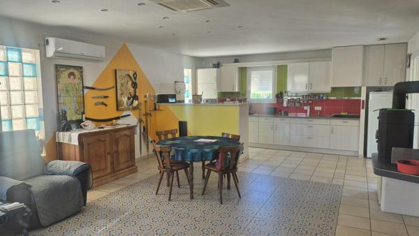 Vente en nue propriété, 137m², 3 chambres, garage, parcelle de 2034m², Mobil home