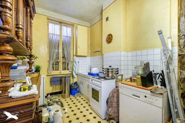 Maison 645 000 € Saint-Genis-Laval 4 p 100 m² DPE D