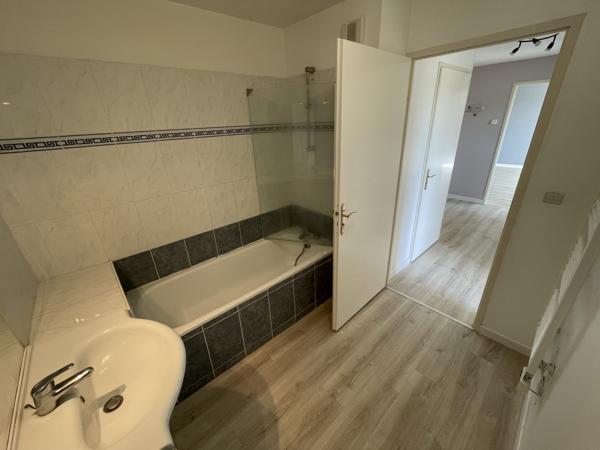 PROCHE CHU - T2 49 M² LIBRE