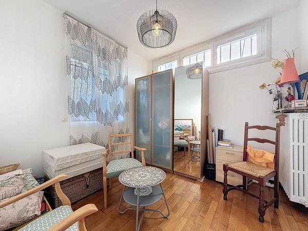 Bien rare : volumes, lumière, jardin et cadre verdoyant à proximité du RER