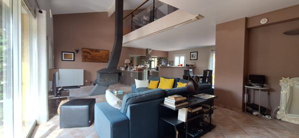 VILLA SAINT GENIES BELLEVUE - T7 - 188m2