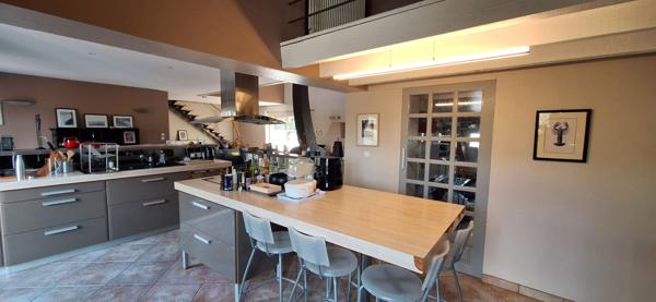 VILLA SAINT GENIES BELLEVUE - T7 - 188m2
