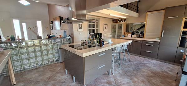 VILLA SAINT GENIES BELLEVUE - T7 - 188m2